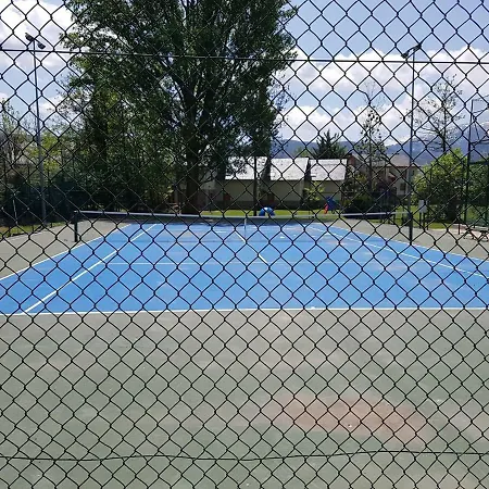 Tpa Casa En Residencial Con Piscina, Padel, Tenis 8 Personas Holiday home Puigcerda